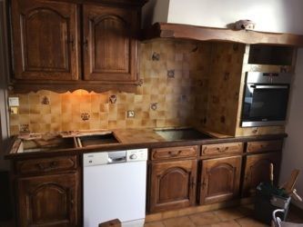 Rénovation cuisine rustique - Changement du plan de travail et de crédences